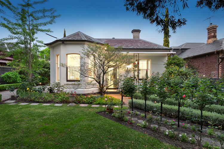 16 Belmont Avenue Kew 3101