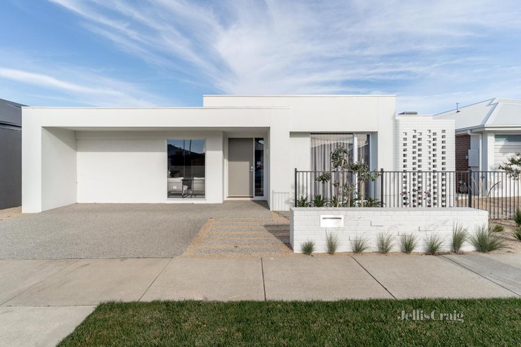 16 Blomeley Drive Lucas 3350