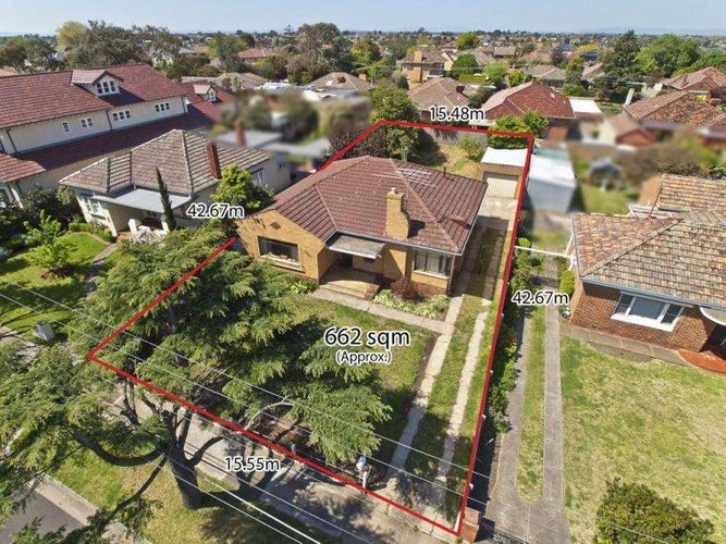 16 Bournian Avenue Strathmore 3041