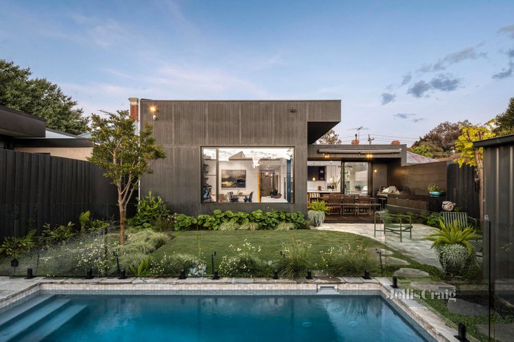 16 Bower Street Northcote 3070