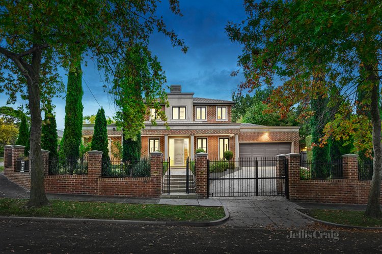 16 Burton Street Balwyn North 3104