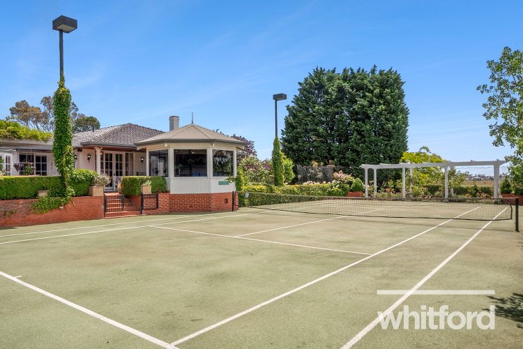 16 Cannes Court, Highton