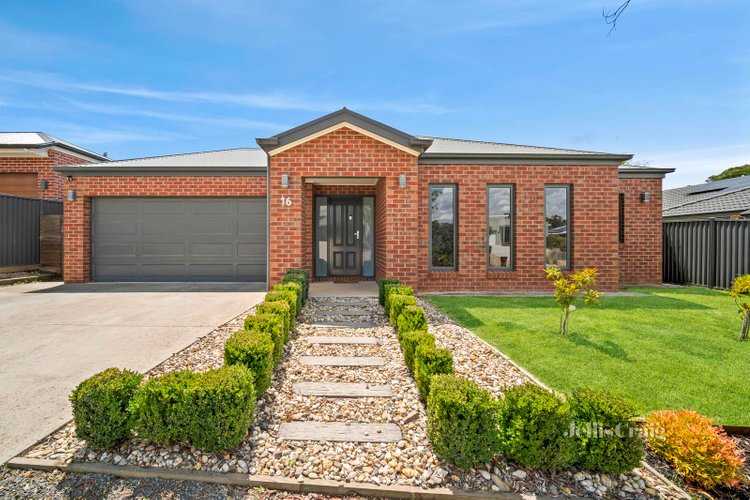16 Carloway Drive Mckenzie Hill 3451