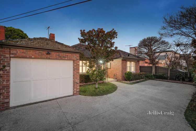 16 Coates Street Bentleigh 3204
