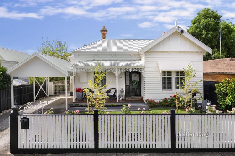 16 Cowan Street Lake Wendouree 3350