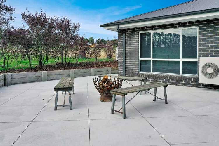 16 Davidson Drive, Wy Yung