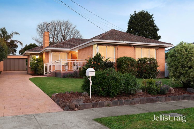 16 Dion Road Glen Waverley 3150
