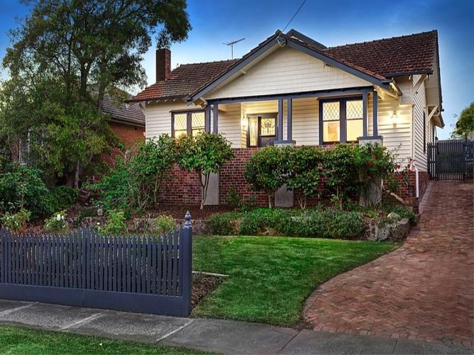 16 Dunlop Street Ashburton 3147