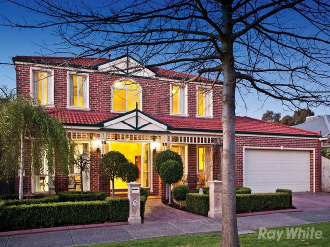 16 Earls Court Wantirna South 3152