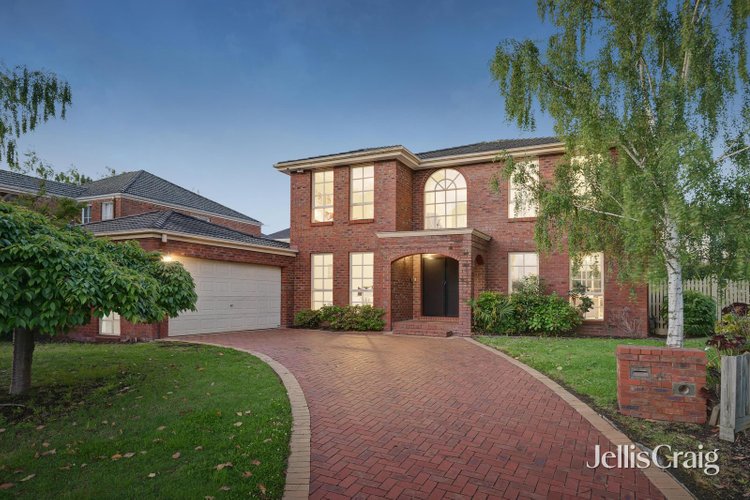 16 Epworth Court Glen Waverley 3150