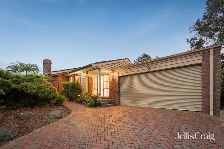 16 Fullwood Parade Doncaster East 3109