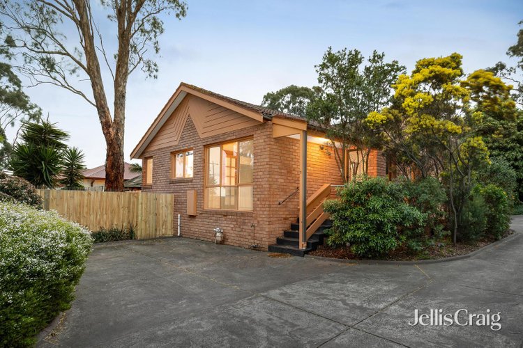 1 6 Gladstone Road Briar Hill 3088