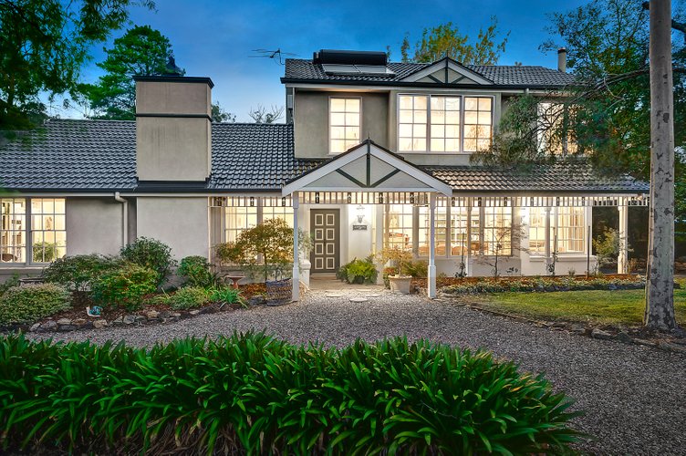 16 Greenwood Lane Mooroolbark 3138