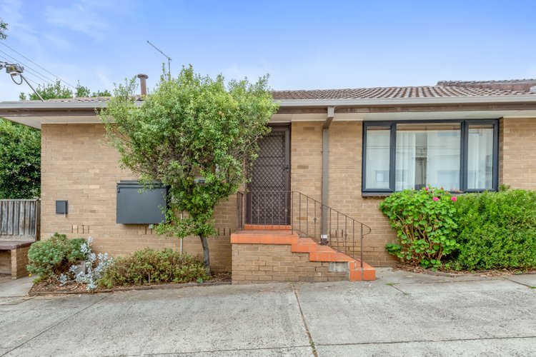 1 6 Irvine Crescent Brunswick West 3055