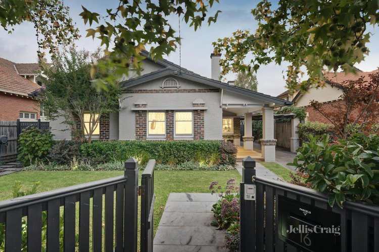 16 Kasouka Road Camberwell 3124