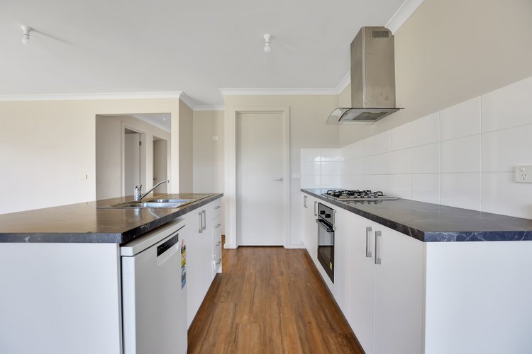 16 Kingfisher Road, Bairnsdale