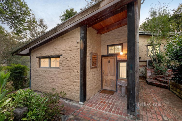16 Knowle Grove Hurstbridge 3099