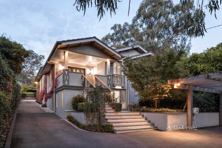 16 Leonard Crescent Eltham 3095