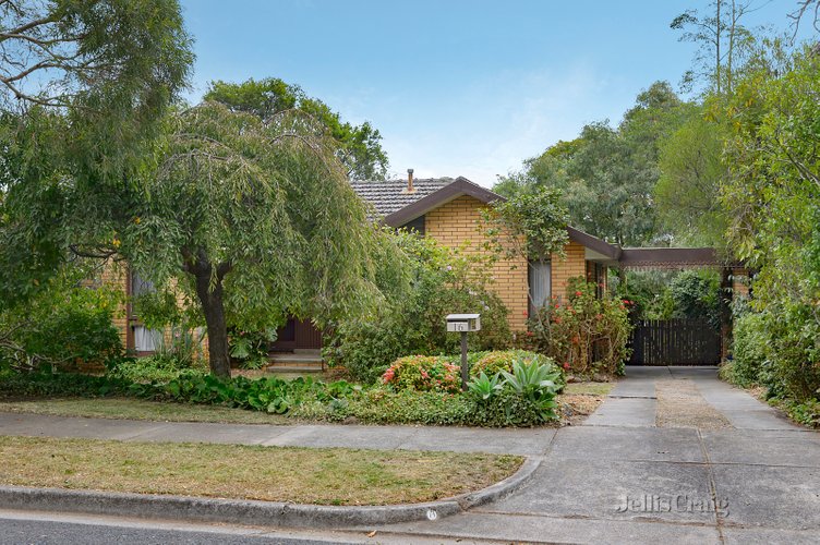 16 Linlithgow Street Mitcham 3132