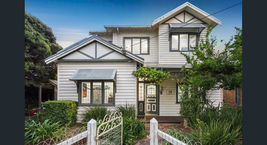 16 Loch Street Kew 3101