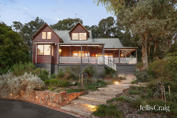 16 Lynnbrae Avenue Hurstbridge 3099