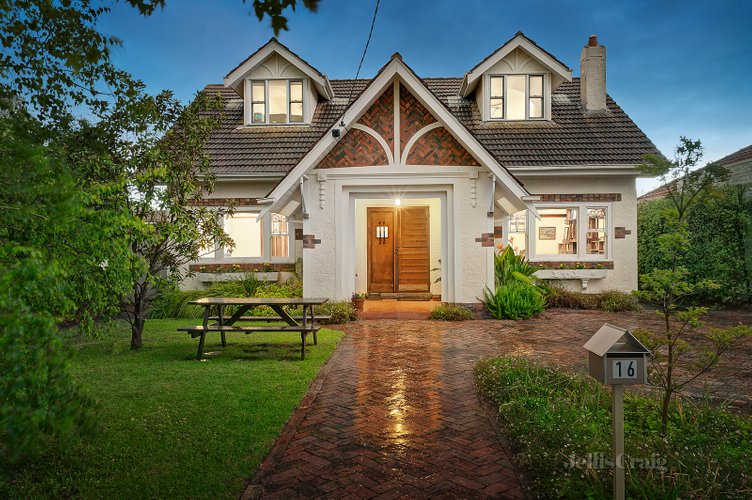 16 Lyons Street Carnegie 3163