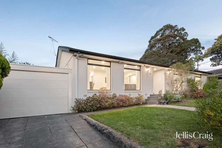 16 Maldon Crescent Doncaster East 3109
