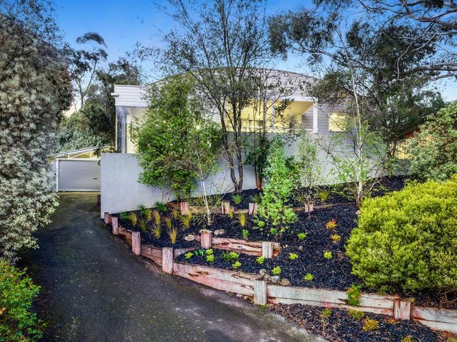16 Mount Helen Avenue Mount Helen 3350