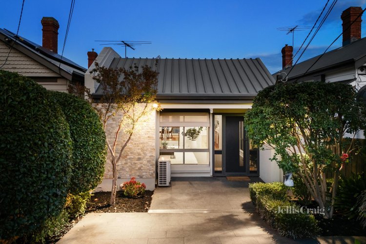 16 Ngarveno Street Moonee Ponds 3039