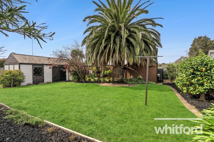16 Northview Drive, Leopold