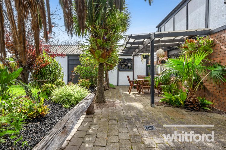 16 Northview Drive, Leopold