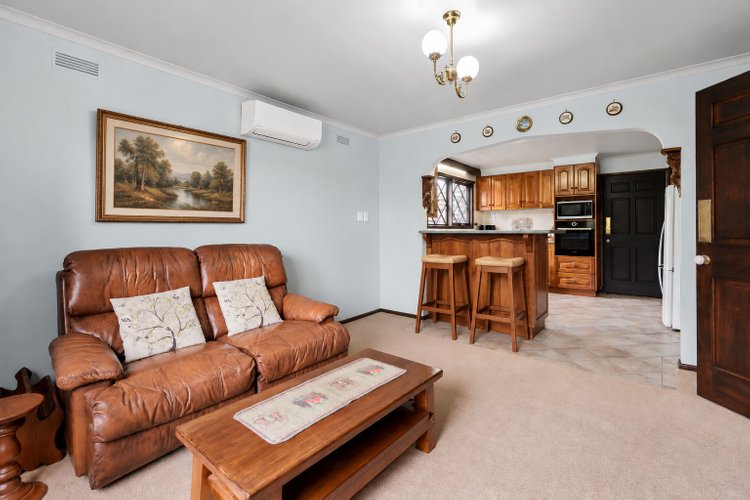 16 Northview Drive, Leopold