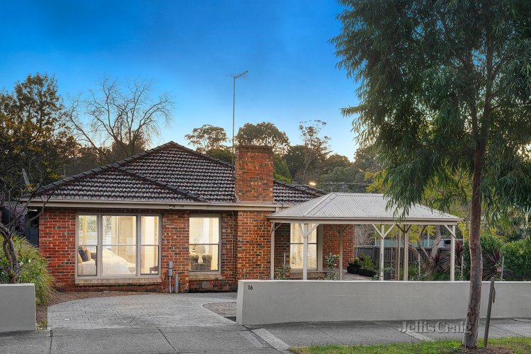 16 Pakenham Street Blackburn 3130