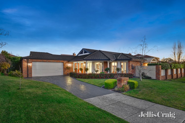 16 Parkwood Rise Ringwood North 3134
