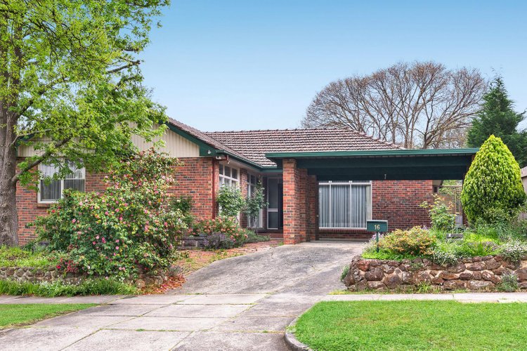 16 Purches Street Mitcham 3132