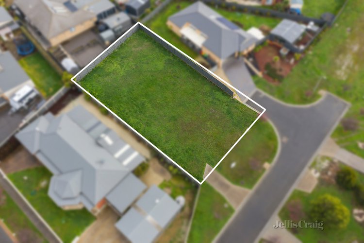 16 Quinn Crescent Kyneton 3444