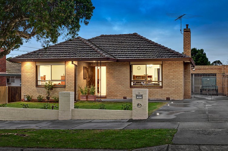16 Raymond Court Oakleigh 3166