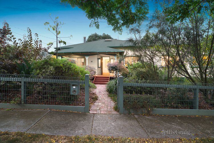 16 Roemer Crescent Alphington 3078