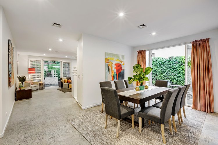 16 Ruabon Road Toorak 3142