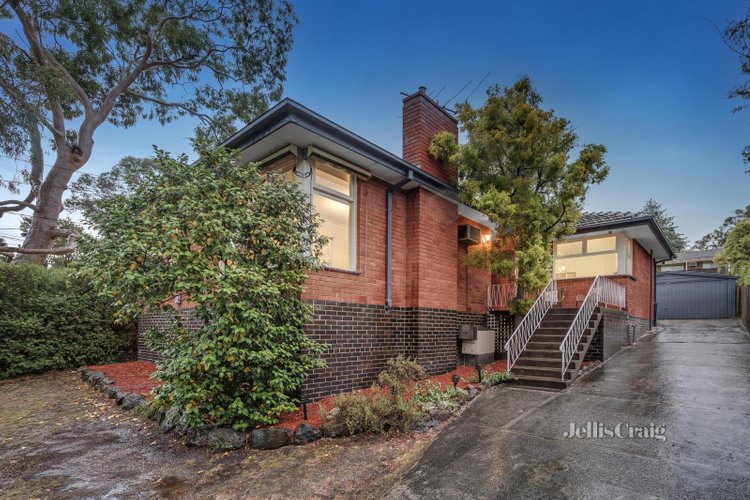 16 Sharrow Road Mitcham 3132