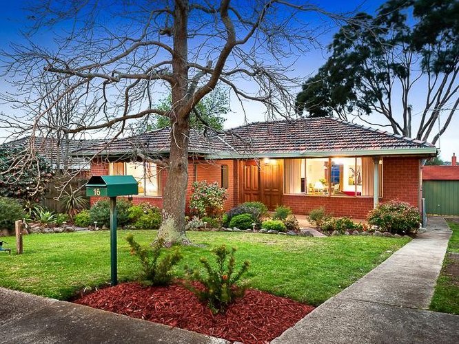 16 Strathaird Street Strathmore 3041