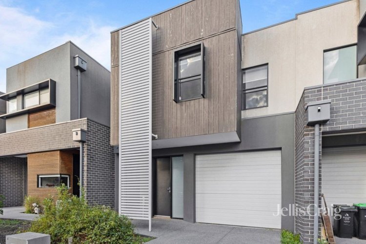 16 Sun Orchid Circuit St Helena 3088