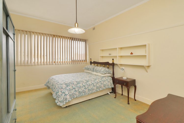 16 Sylvia Street, Orbost