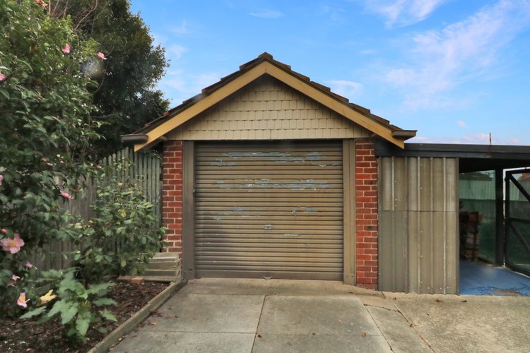 16 Sylvia Street, Orbost