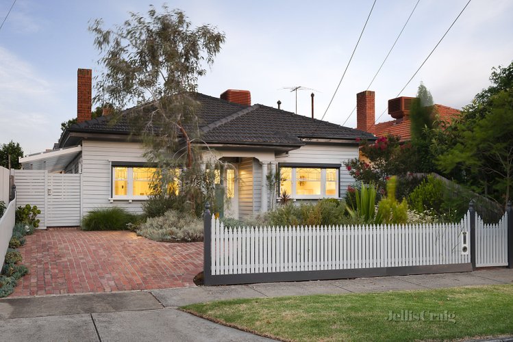 16 Tanner Grove Northcote 3070
