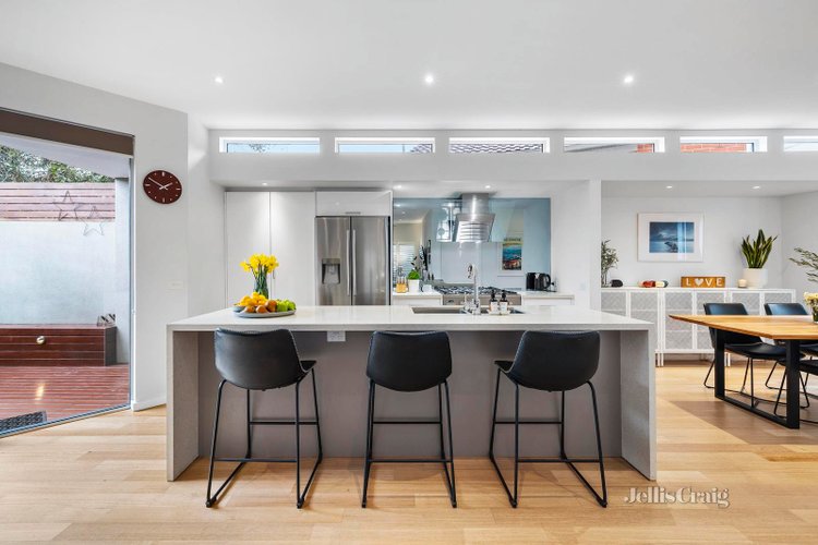 16 Tyalla Grove Mornington 3931