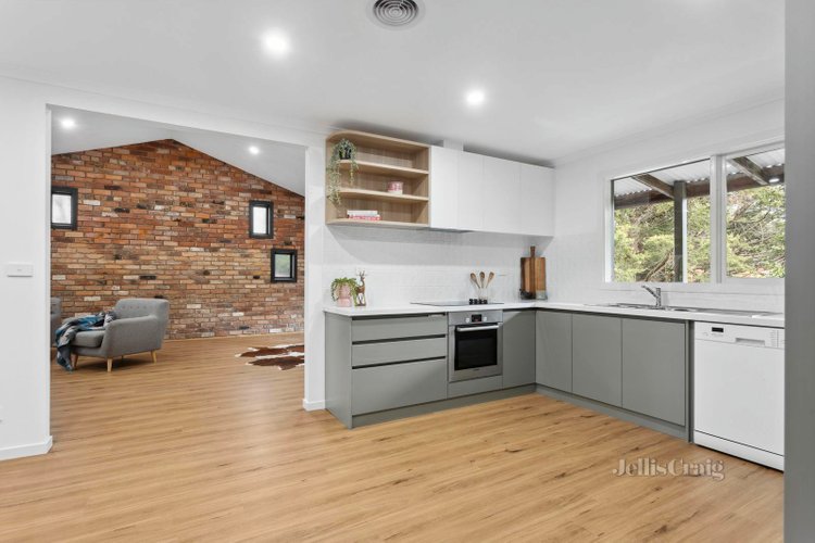 16 Washington Lane Woodend 3442