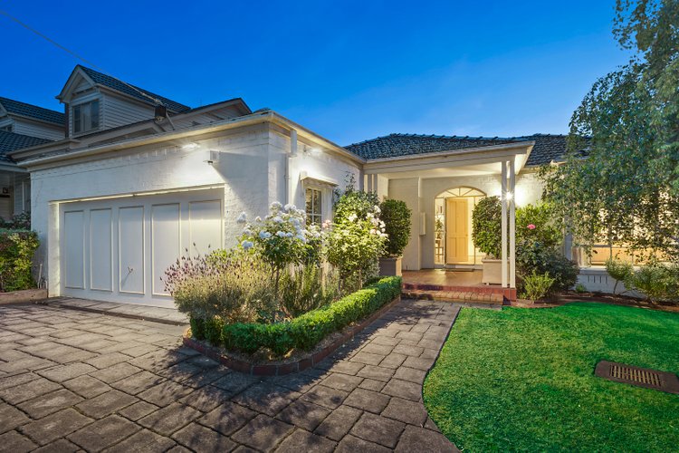 1/6 Water Street Camberwell 3124
