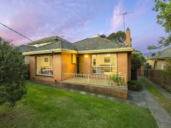 16 Willonga Street Strathmore 3041