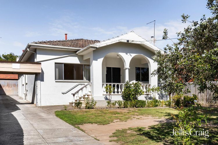 16 Woolcock Avenue Kew East 3102